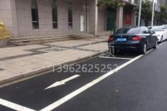 車停在車位也被貼處罰單子？交通警察：這三種停車方式也算違規(guī)！