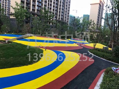 蘇州住宅區(qū)畫(huà)彩色道路劃線的找誰(shuí)設(shè)計(jì)規(guī)范施工？