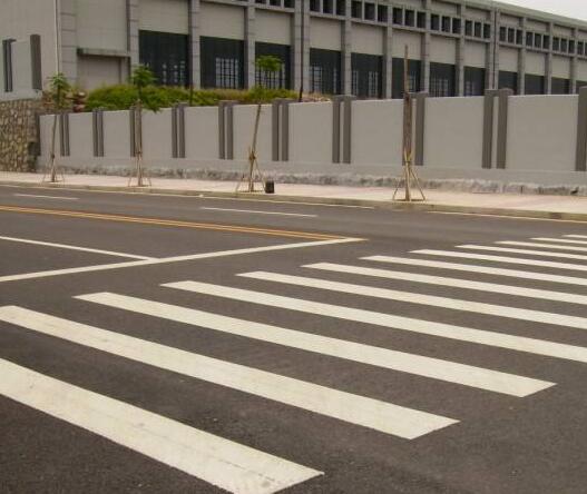 企業(yè)公司內(nèi)部道路地面怎么樣劃線？