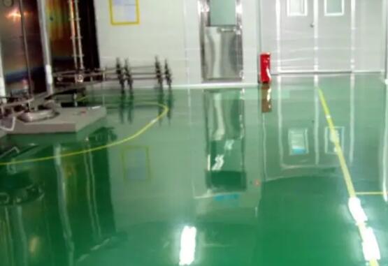 環(huán)氧地坪施工為什么說要施工中涂層？