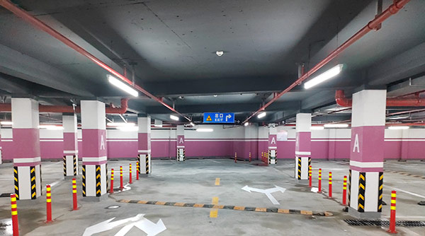 江蘇中穎某小區(qū)車(chē)庫(kù)劃線項(xiàng)目順利驗(yàn)收。