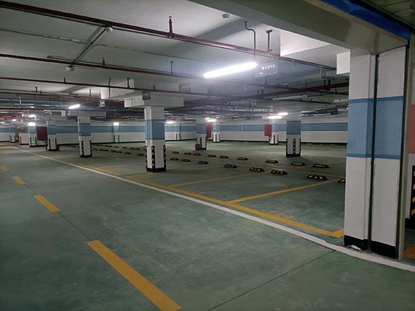 江蘇中穎停車位劃線項目施工案例圖。
