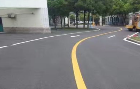 江蘇中穎定制廠區(qū)道路劃線，確保安全高效